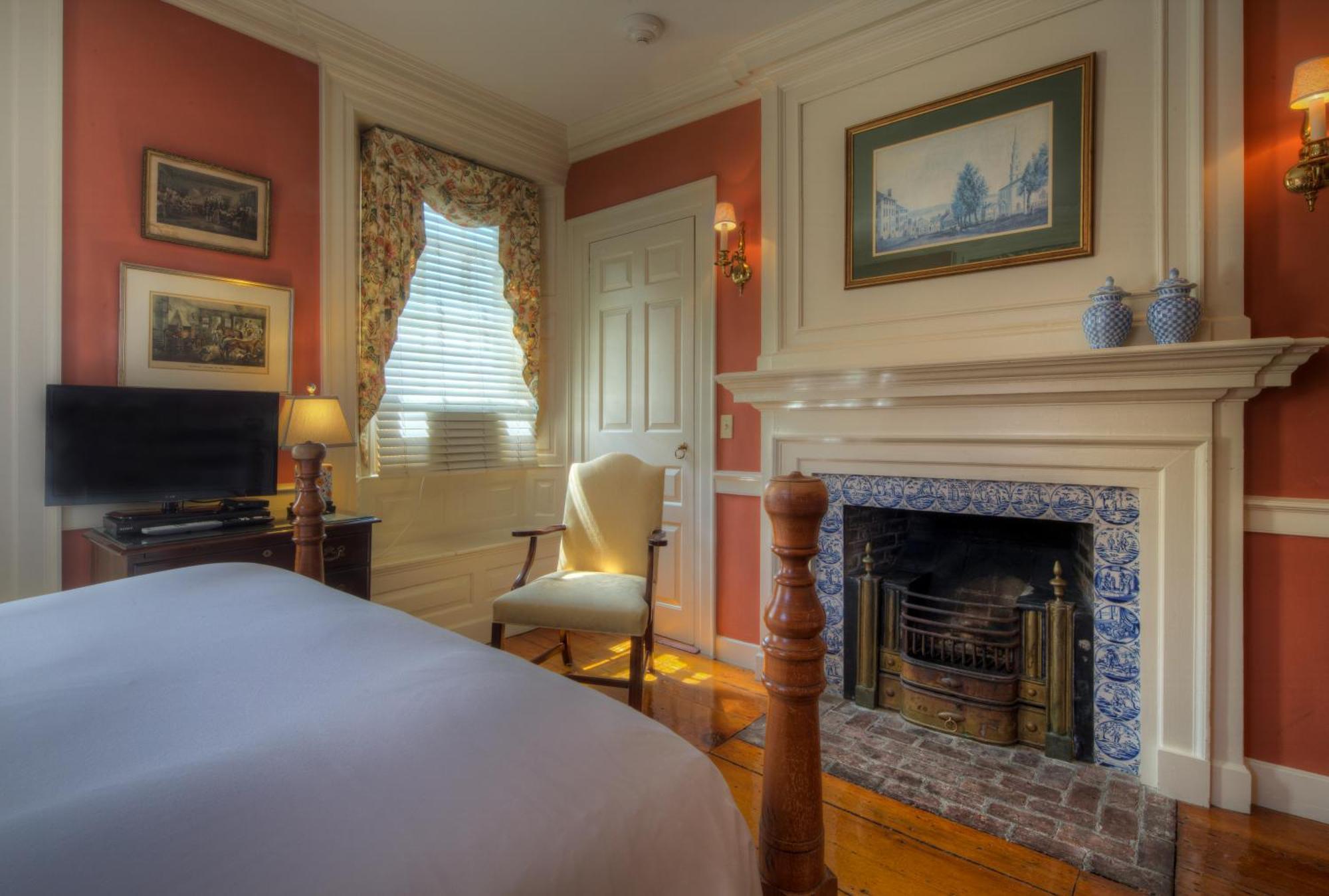 Queen Room,1569744728:JPEG
