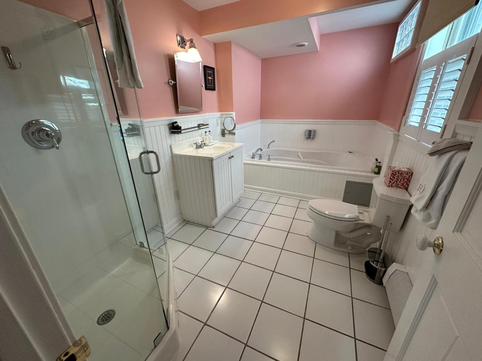 King Suite Spa Bath