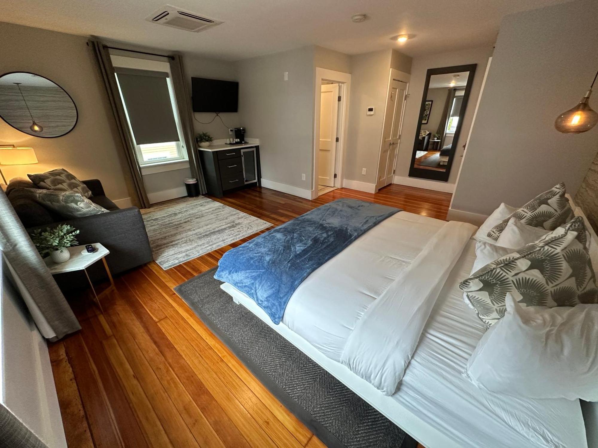 Deluxe Quadruple Room