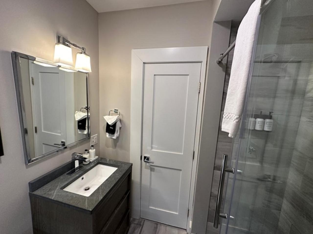 Triple Room Bath