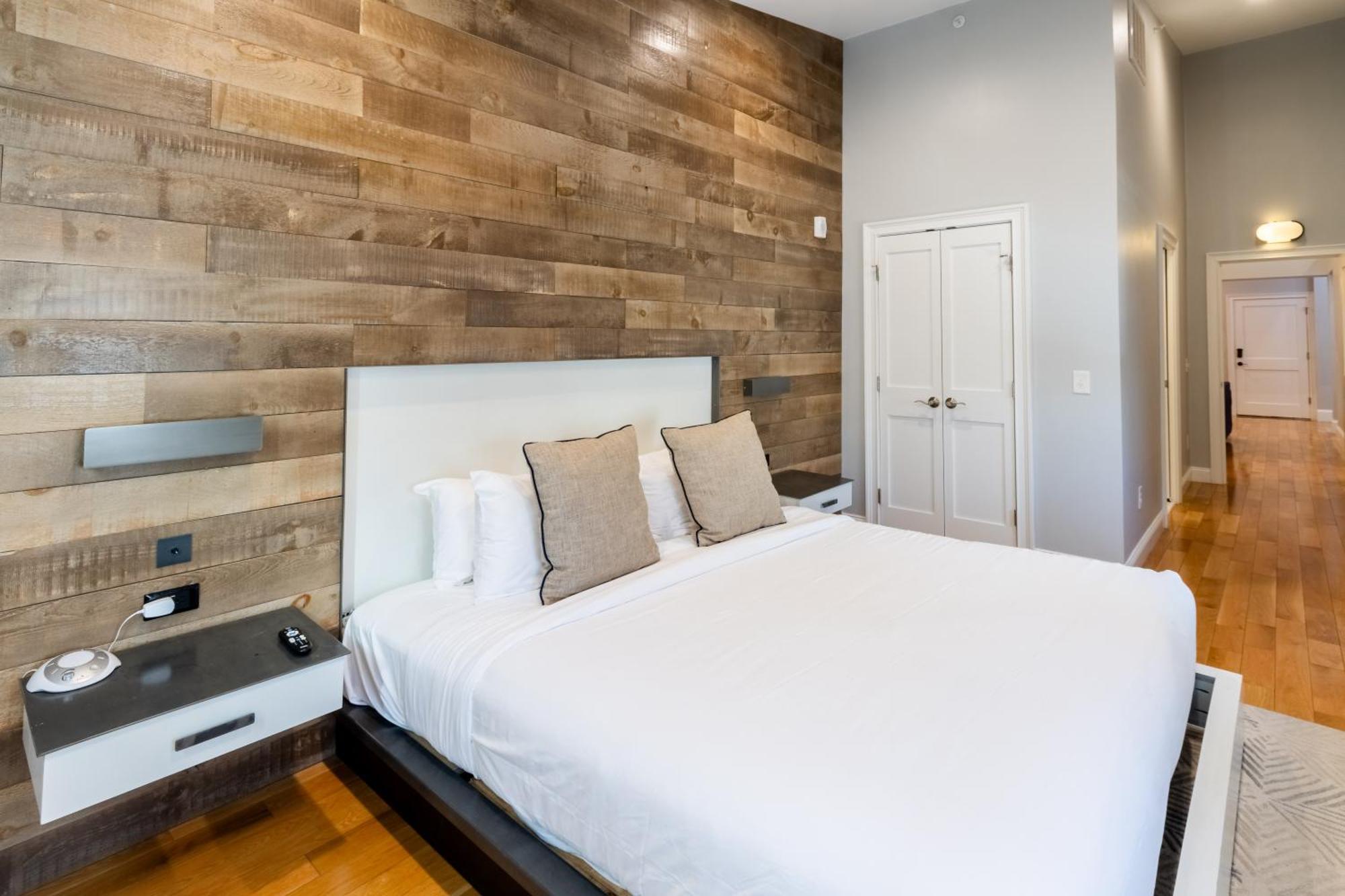 Deluxe Apartment
