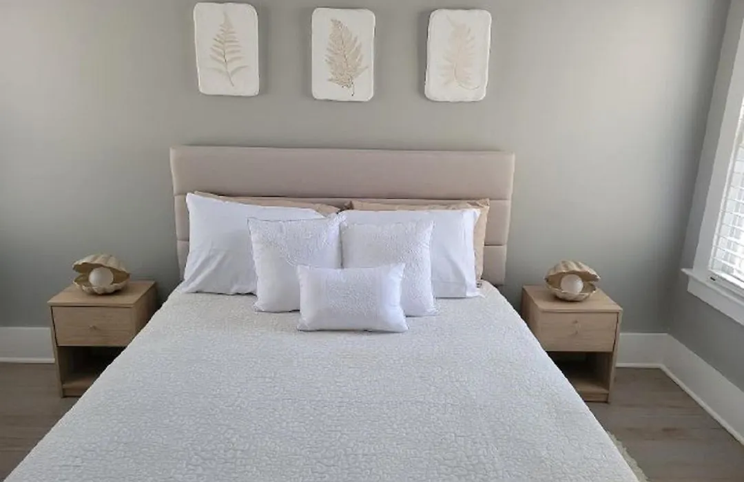 Newly Renovated 4 Bedroom Townhouse Great Location-1