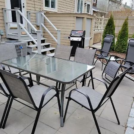 Newly Renovated 4 Bedroom Townhouse Great Location-3