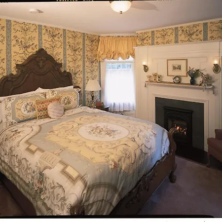 Ivy Lodge-2